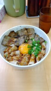 豚マニア丼 稲田屋 サン 豚マニア丼