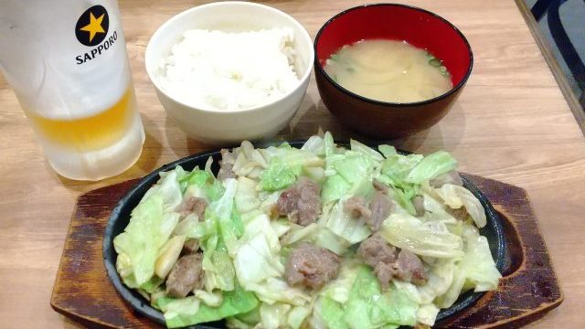 焼肉1枚、ご飯小 、生ビール 合計1600円