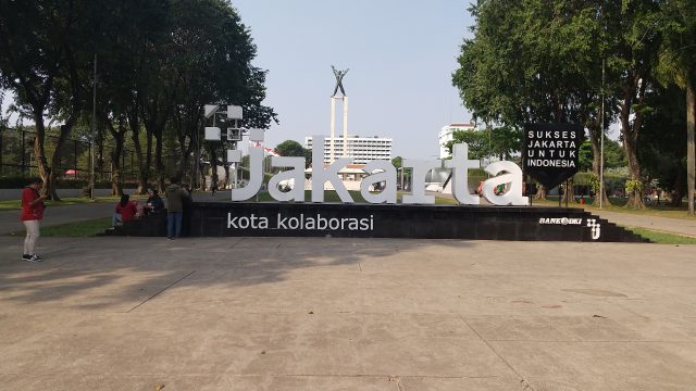 インドネシア ジャカルタ大聖堂近くの公園 Lapangan Banteng Park