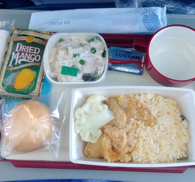 フィリピン航空 マニラから福岡 機内食 フィッシュレモンバター