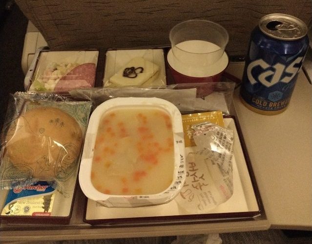 アシアナ航空 ベトナムハノイから韓国仁川 機内食 おかゆ