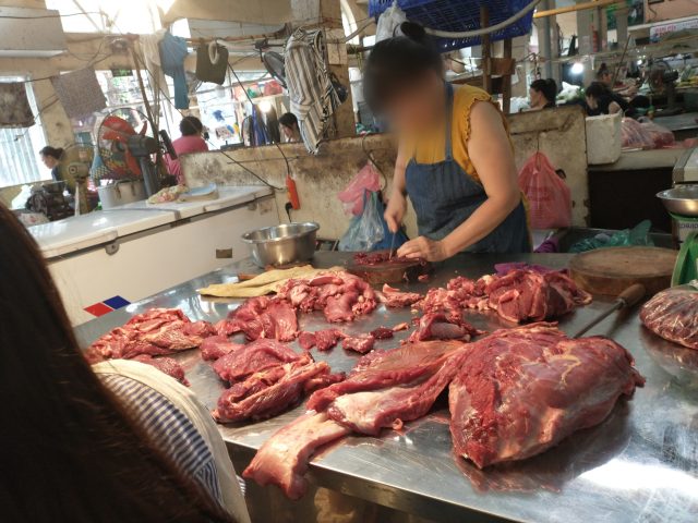 ベトナム ハノイ 市場の様子 お肉