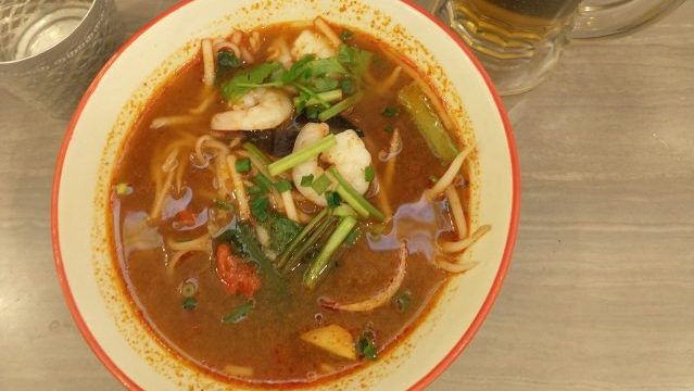 タイ屋台酒場ガムランディー トムヤム麺