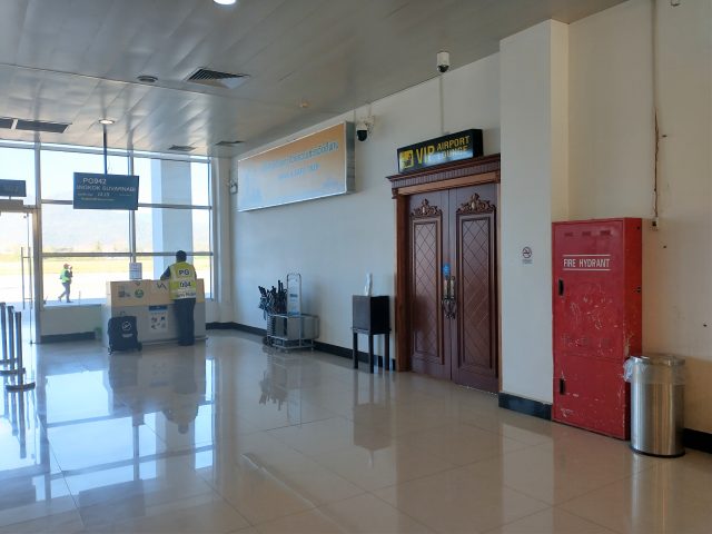 ラオス ルアンパバーン空港 保安検査後 1階 ラウンジ