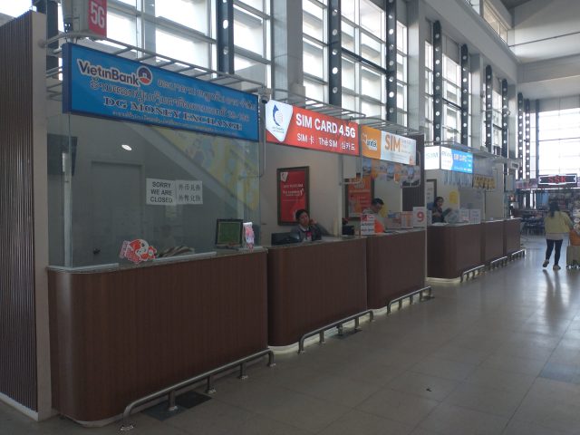 ラオス ビエンチャン ワットタイ国際空港 SIMカード店