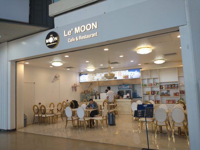 ラオス ビエンチャン ワットタイ国際空港 2F カフェ・レストラン・売店エリア