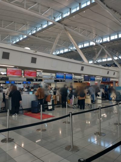 福岡空港 中国東方航空 チェックインカウンター