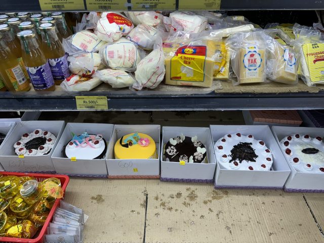 そそられないケーキ…