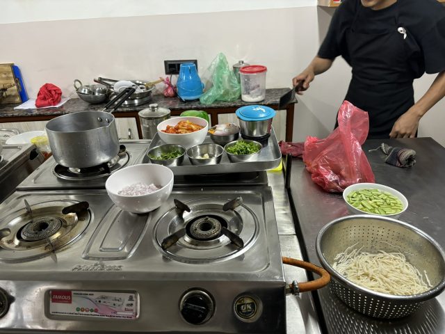 ネパール・カトマンズ_料理教室_体験の様子①