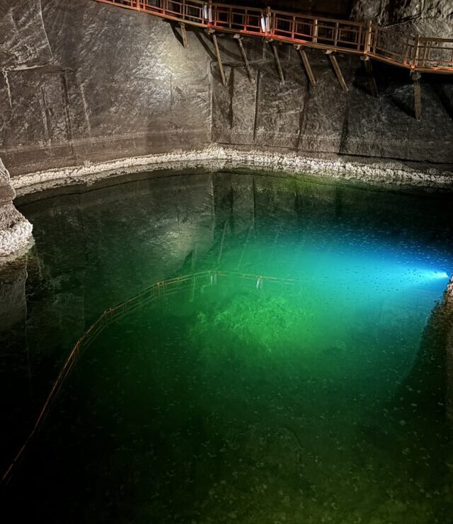 ヴィエリチカ岩塩抗 地底湖（バロンチの間）