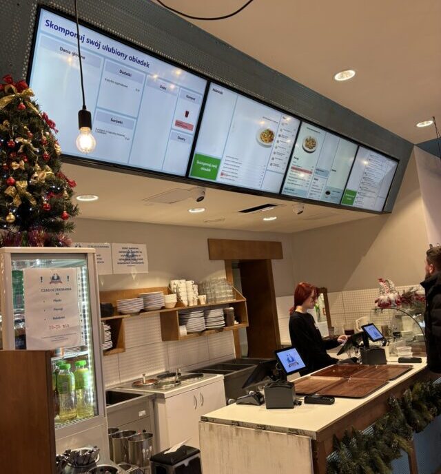 ポーランド・ワルシャワ "Mleczarnia Jerozolimska" 店内
