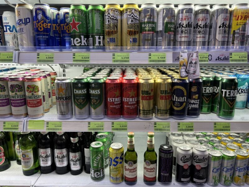 モンゴルウランバートルのスーパーで売られていたビール
