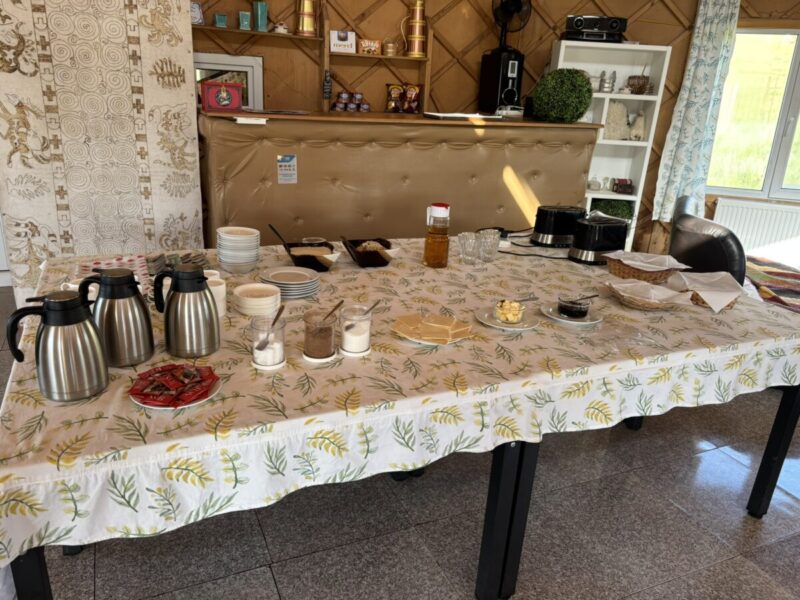 モンゴル旅行で宿泊したテレルジ国立公園のゲル "My Mongolia Eco Ger Camp" 朝食