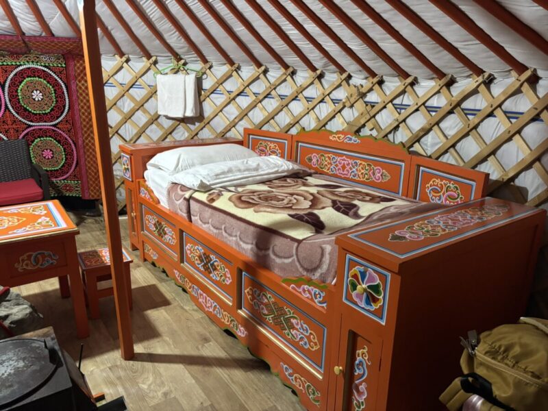 モンゴル旅行で宿泊したテレルジ国立公園のゲル My Mongolia Eco Ger Camp ゲル内のベッド