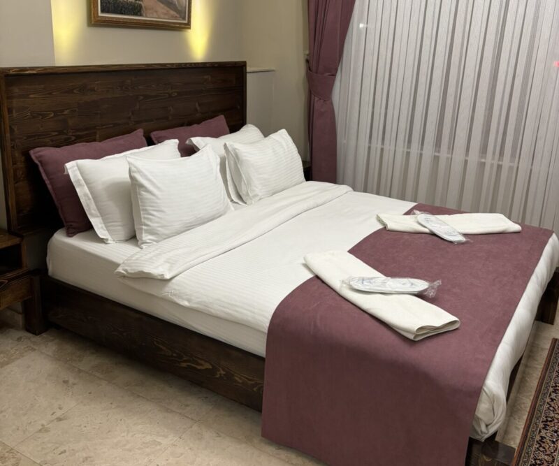 トルコ カッパドキア ギョレメ yellow stone houseの客室 ダブルベッド